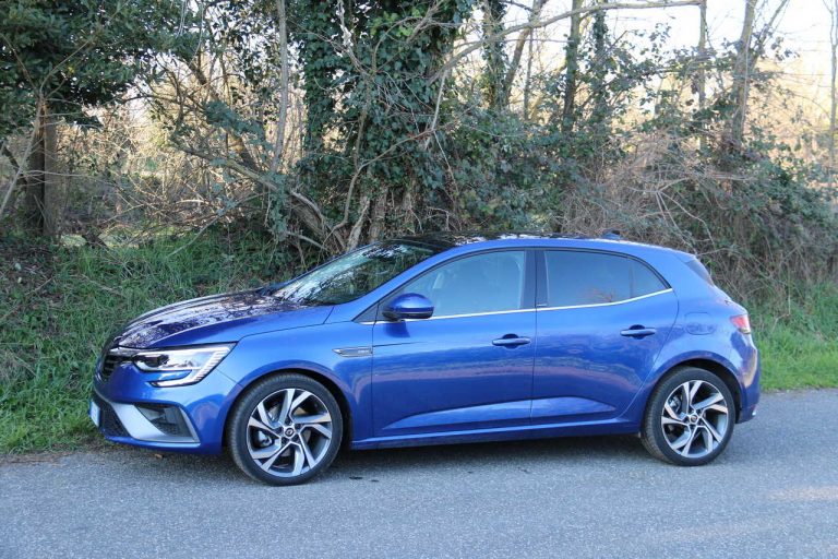 Renault Mégane E-Tech ibrida plug-in: la prova di redazione