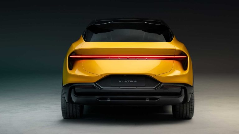 Lotus Eletre: rivoluzione elettrica a ruote alte