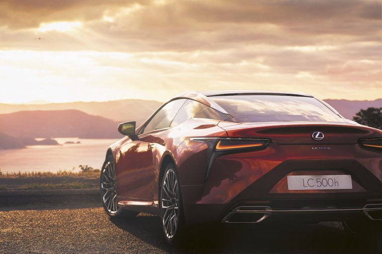 Lexus LC Hokkaido Edition: immagini ufficiali