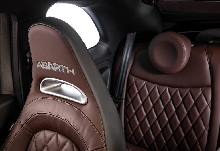 Abarth 595 e 695 2022: immagini ufficiali