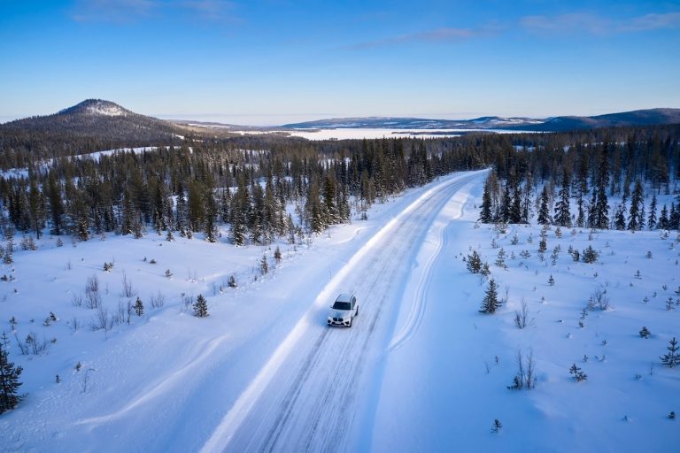 BMW iX5 Hydrogen: continuano i test in Svezia