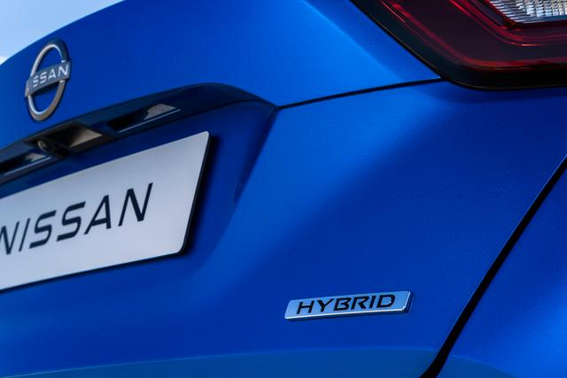 Nissan Juke Hybrid: le immagini ufficiali