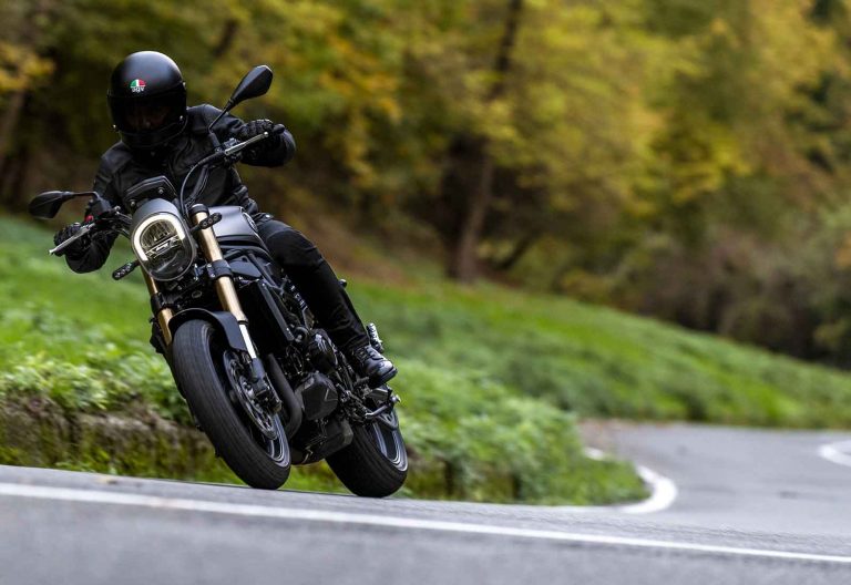 Benelli Leoncino 125: le foto