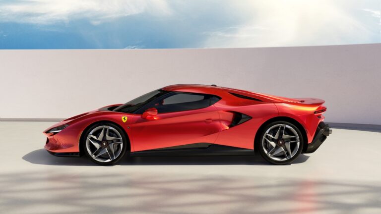 Ferrari SP48 Unica: immagini ufficiali
