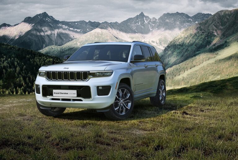 Jeep Grand Cherokee 4xe: immagini ufficiali