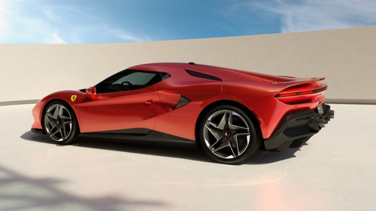 Ferrari SP48 Unica: immagini ufficiali