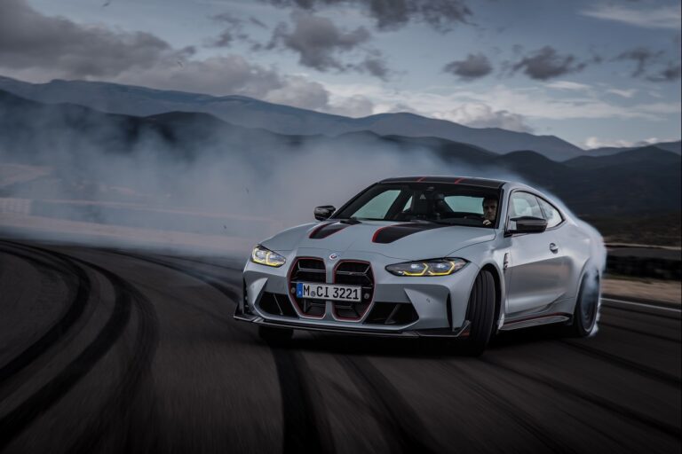 Bmw M4 CSL 2022: immagini ufficiali