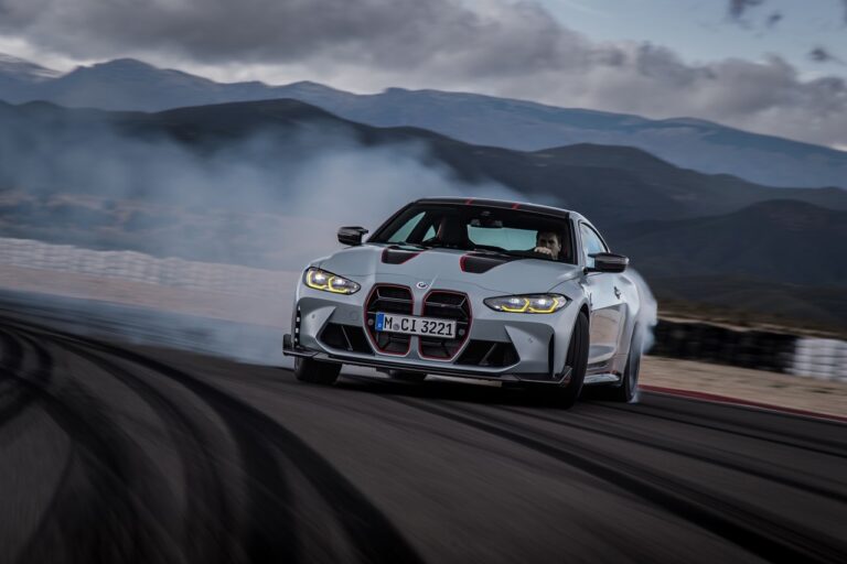 Bmw M4 CSL 2022: immagini ufficiali