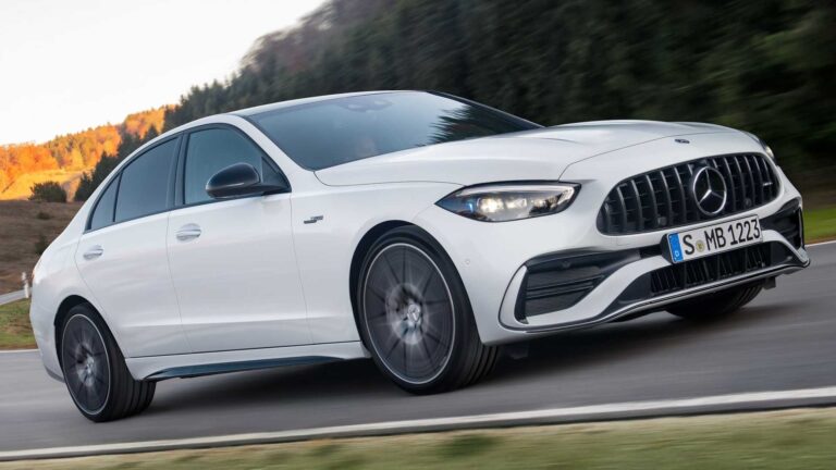 Mercedes C43 AMG: la nuova è ibrida e perde 2 cilindri