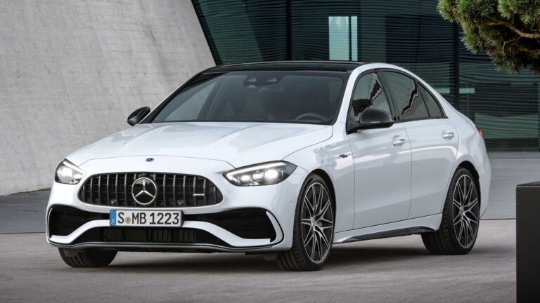 Mercedes C43 AMG: la nuova è ibrida e perde 2 cilindri