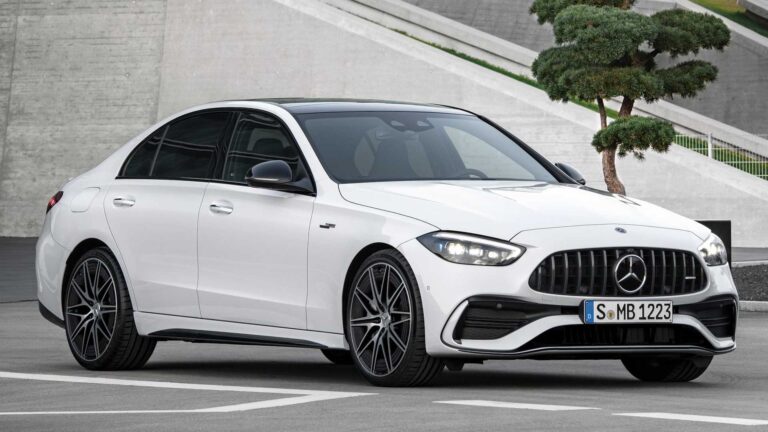 Mercedes C43 AMG: la nuova è ibrida e perde 2 cilindri
