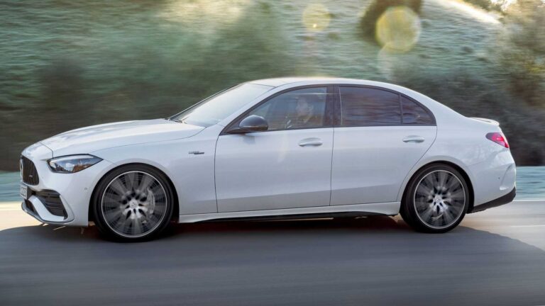 Mercedes C43 AMG: la nuova è ibrida e perde 2 cilindri