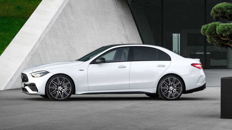 Mercedes C43 AMG: la nuova è ibrida e perde 2 cilindri