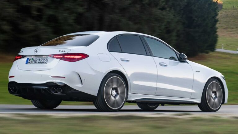 Mercedes C43 AMG: la nuova è ibrida e perde 2 cilindri