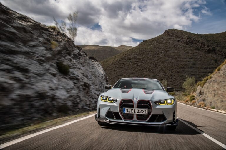 Bmw M4 CSL 2022: immagini ufficiali
