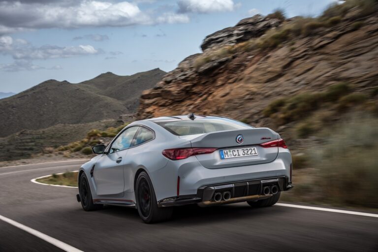 Bmw M4 CSL 2022: immagini ufficiali