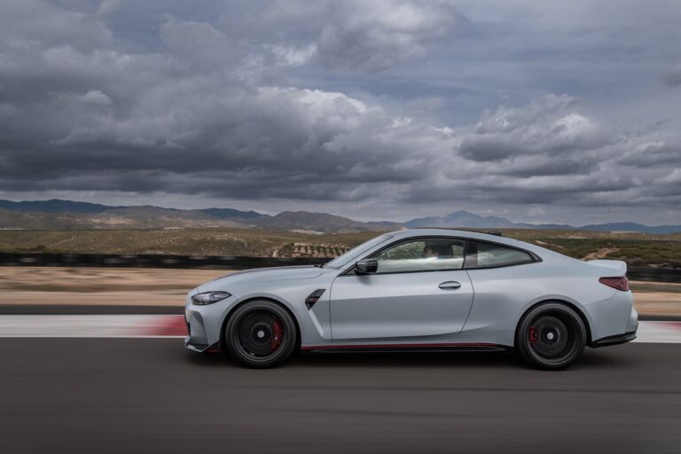 Bmw M4 CSL 2022: immagini ufficiali