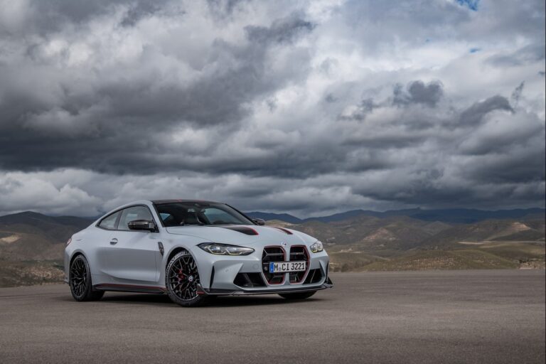 Bmw M4 CSL 2022: immagini ufficiali