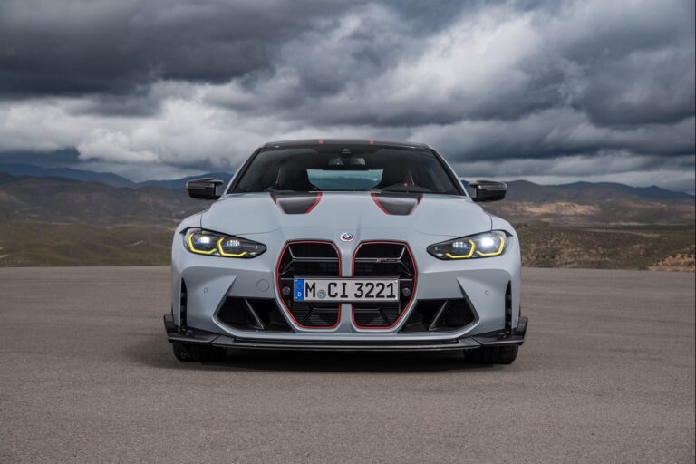 Bmw M4 CSL 2022: immagini ufficiali