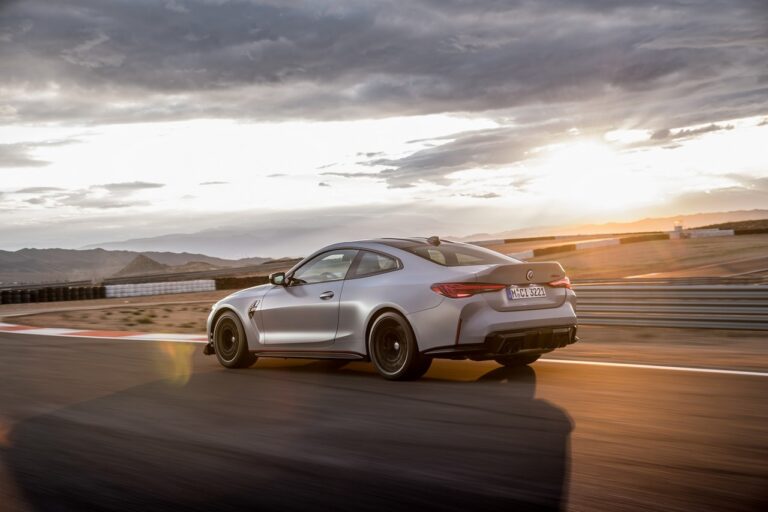 Bmw M4 CSL 2022: immagini ufficiali