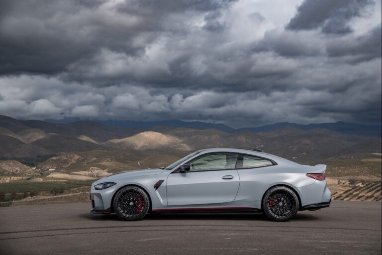 Bmw M4 CSL 2022: immagini ufficiali