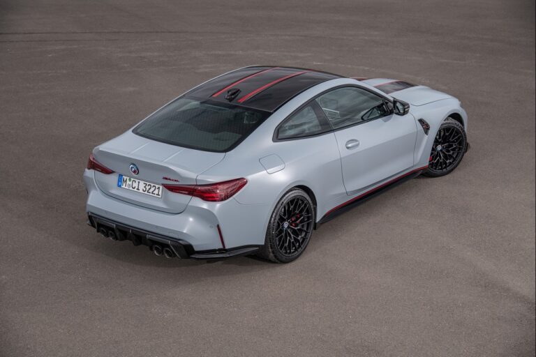 Bmw M4 CSL 2022: immagini ufficiali