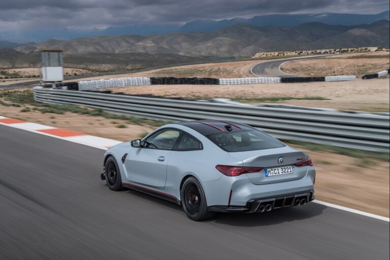 Bmw M4 CSL 2022: immagini ufficiali