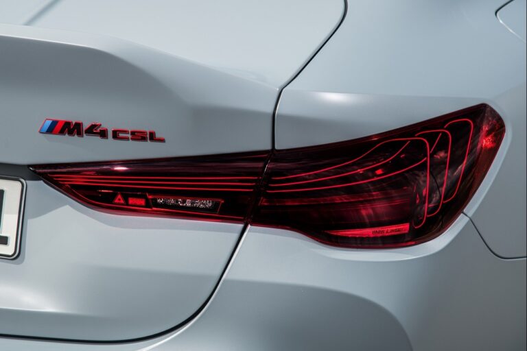Bmw M4 CSL 2022: immagini ufficiali