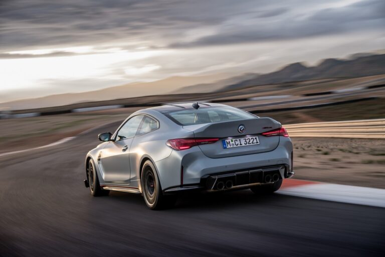 Bmw M4 CSL 2022: immagini ufficiali
