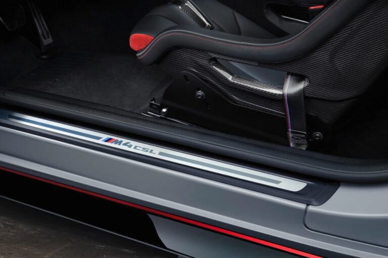 Bmw M4 CSL 2022: immagini ufficiali