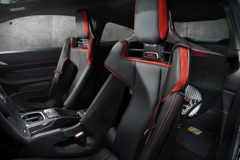 Bmw M4 CSL 2022: immagini ufficiali
