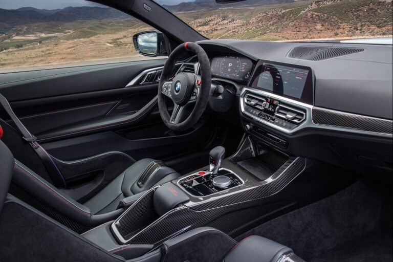 Bmw M4 CSL 2022: immagini ufficiali