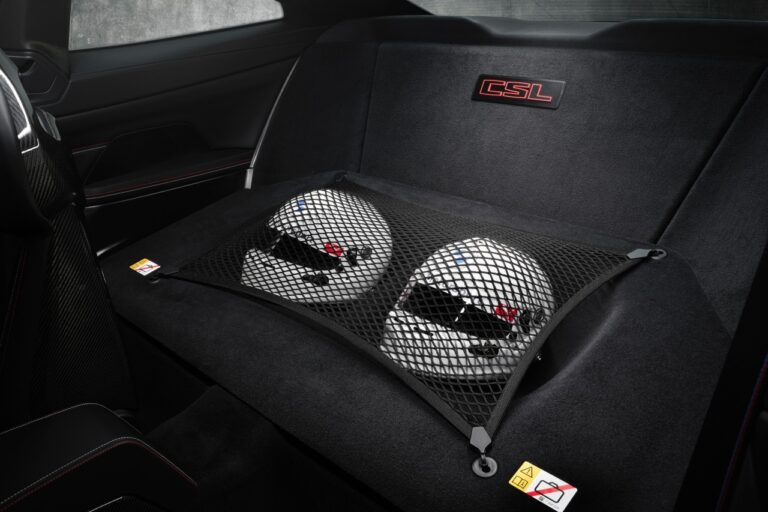 Bmw M4 CSL 2022: immagini ufficiali