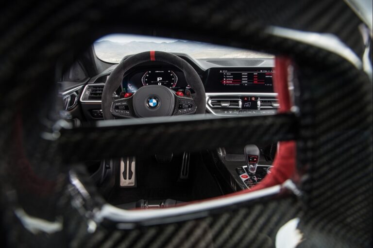 Bmw M4 CSL 2022: immagini ufficiali