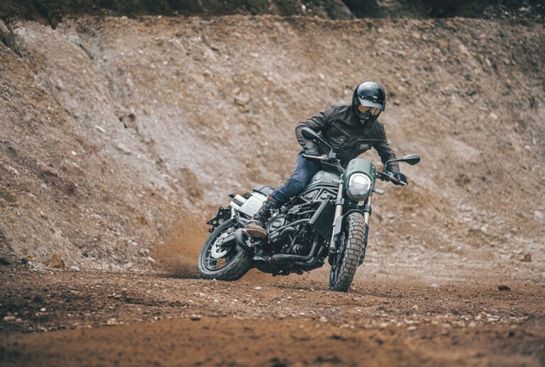 Benelli Leoncino 800 Trail: le foto