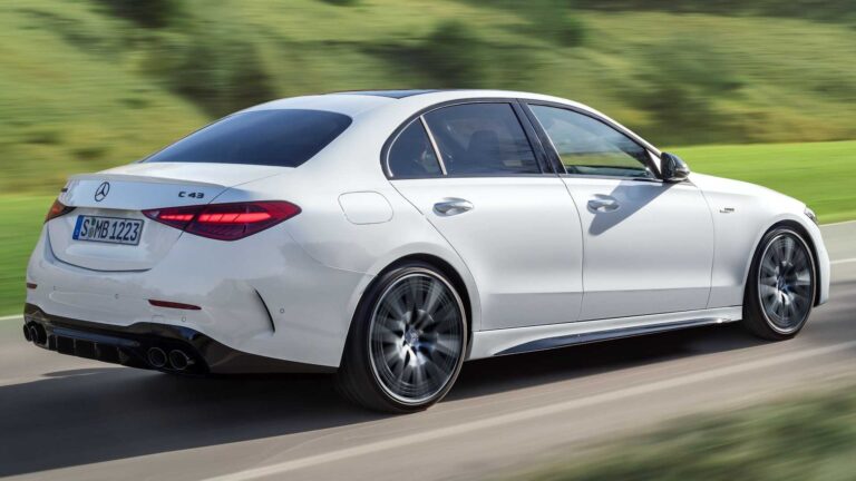 Mercedes C43 AMG: la nuova è ibrida e perde 2 cilindri