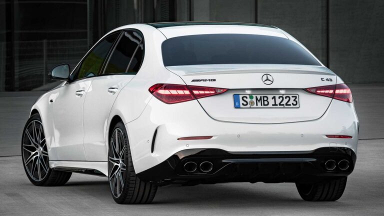 Mercedes C43 AMG: la nuova è ibrida e perde 2 cilindri