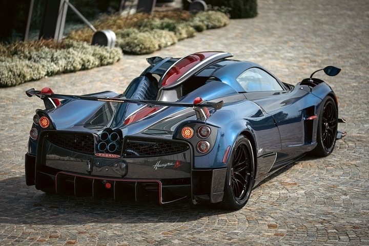 Pagani Huayra NC: immagini ufficiali