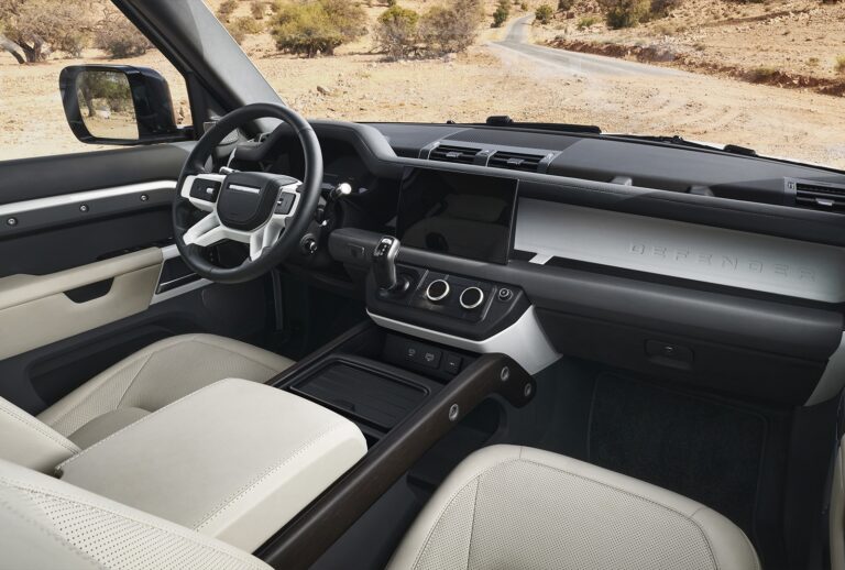 Land Rover Defender 130