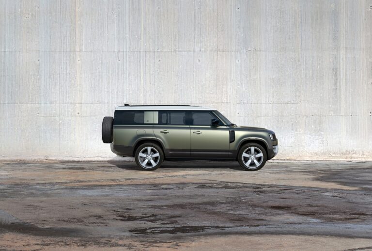 Land Rover Defender 130