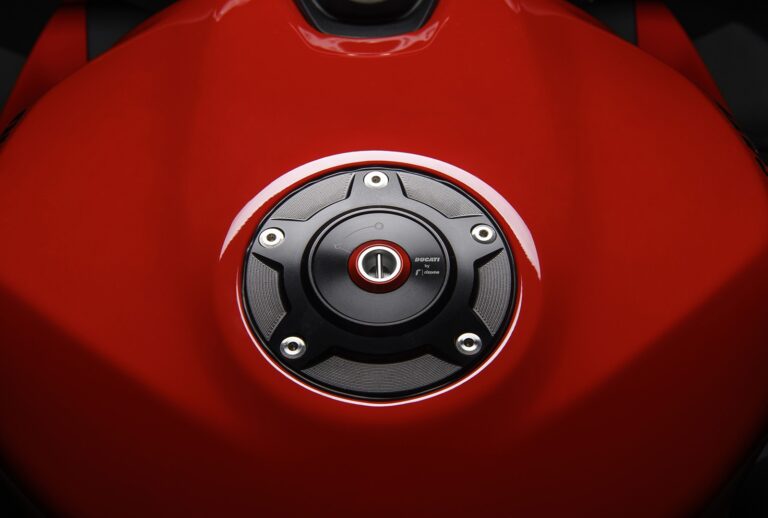 Ducati Streetfighter V2: accessori Performance