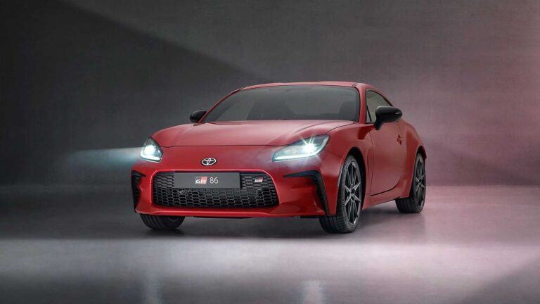 Toyota GR86: immagini ufficiali