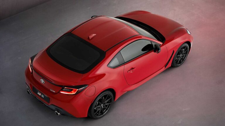 Toyota GR86: immagini ufficiali