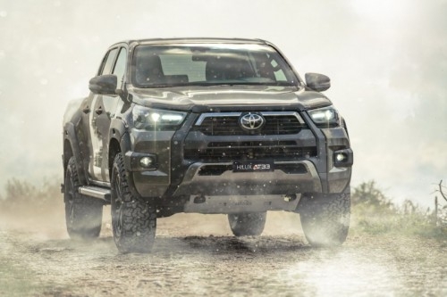 Toyota Hilux AT33 Arctic Trucks: immagini ufficiali