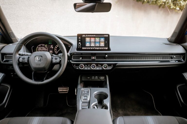 Honda Civic e:HEV: guarda le foto della presentazione internazionale