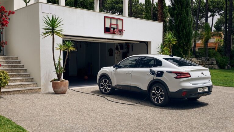 Citroën C4 X: le immagini ufficiali