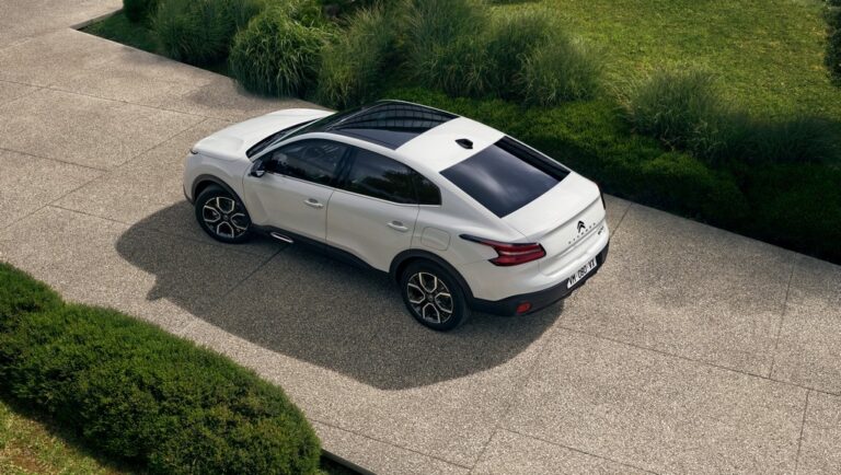 Citroën C4 X: le immagini ufficiali