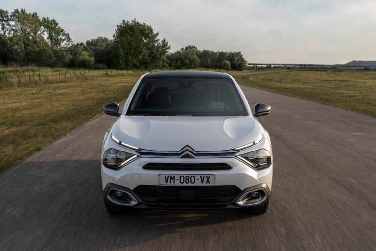 Citroën C4 X: le immagini ufficiali