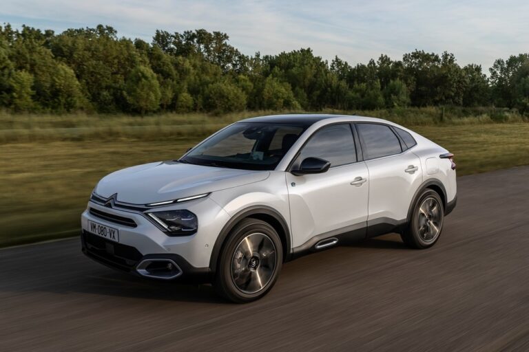 Citroën C4 X: le immagini ufficiali