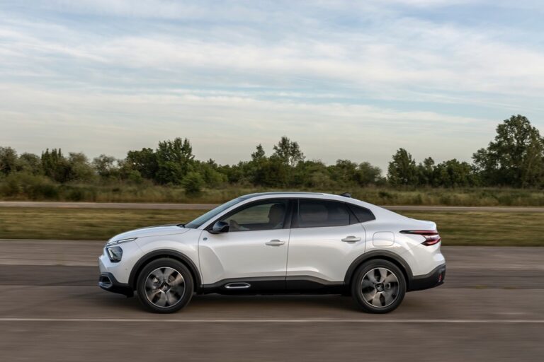 Citroën C4 X: le immagini ufficiali